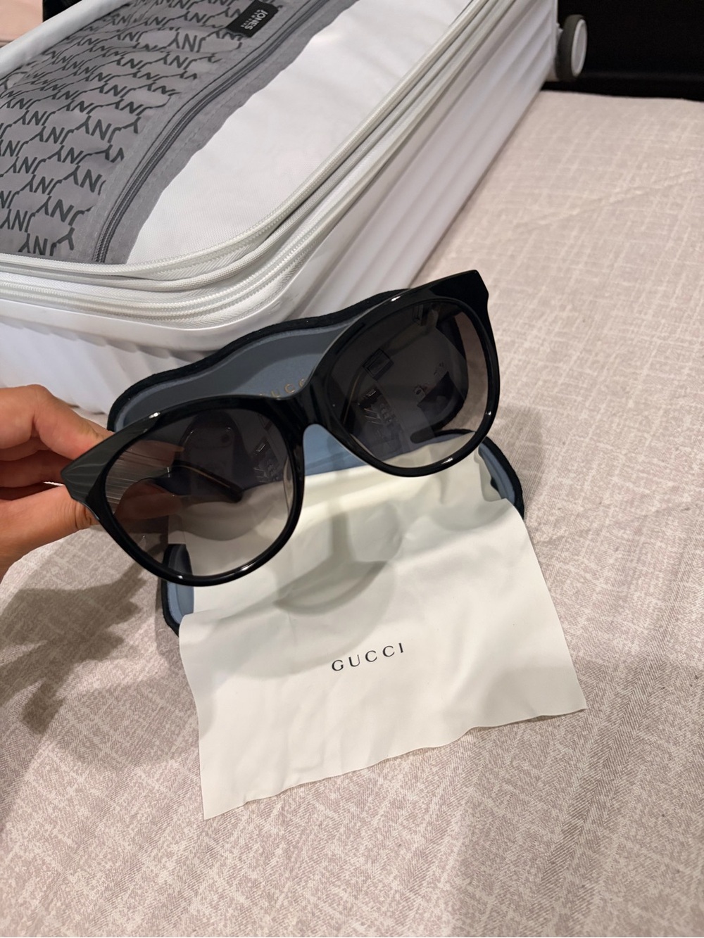 Gucci Women's Black Cat-Eye Sunglasses with Gradient Lenses - Picture 3 of 9